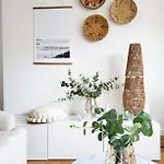 Seagrass - 88 North Marine Road *
