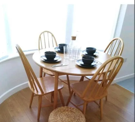 Seagrass - 88 North Marine Road * Scarborough