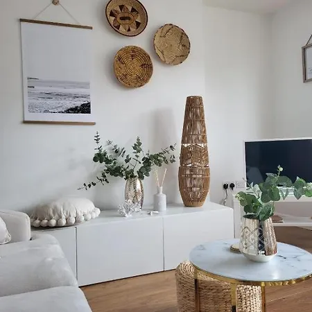 Seagrass - 88 North Marine Road *